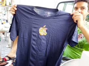 apple store barcelona gaudi logo tshirt